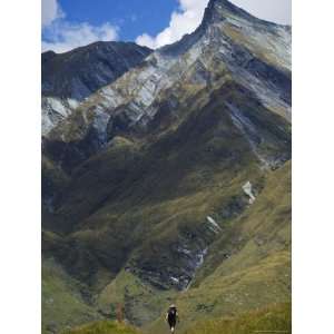  Hikers on the Rob Roy Glacier Hiking Track, New Zealand 