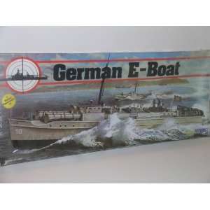  WW II German E Boat   Plastic Model Kit 