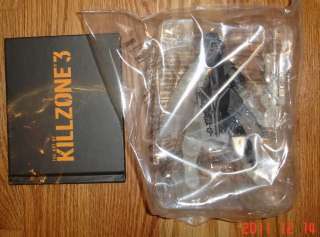 Killzone 3 CLOAKING HELGHAST MARKSMAN FIGURE w/Rifle and ART BOOK 