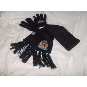  Hello Kitty Badtz Maru Boys Knitted Scarf and Gloves 
