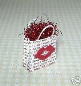 Miniature tinas Val Gift Bag w/Red Lips DOLLHOUSE  