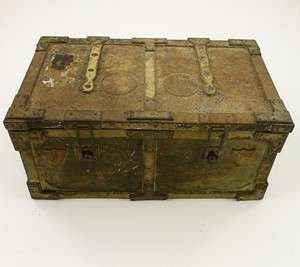 Antique HUNTLEY & PALMERS Biscuits TIN Iron Chest CAN 1907 England 