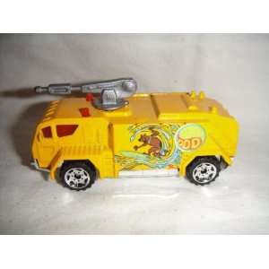   SCOOBY DOO AIRPORT FIRE TANKER DIE CAST COLLECTIBLE Toys & Games
