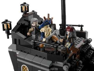 NEW LEGO Pirates of the Caribbean Black Pearl Ship Model & 6 