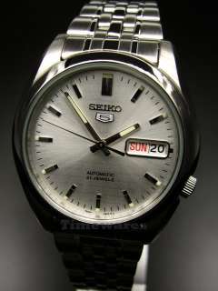   seiko model snk355k1 type analog display casual wristwatches glass