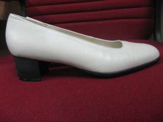 RockPort BRAZIL White Leather Ladys Med Heels Size 9.5  