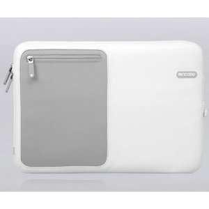  Incase   13 Inch Protective Sleeve Deluxe in White CL57486 