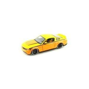  2010 Ford Mustang GT 1/24 Orange / Yellow Toys & Games