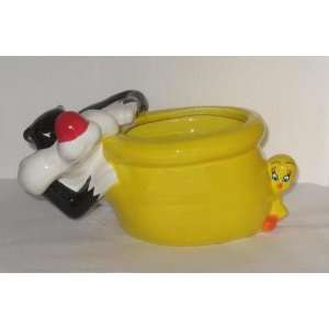  Sylvester Chasing Tweety Candy Bowl Dish 