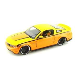  2010 Ford Mustang GT 1/24 Orange / Yellow Toys & Games