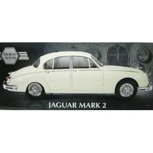  1962 Jaguar Mark 2 3.8L Cream 1/18 Toys & Games