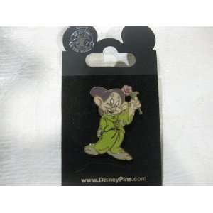  Disney Pin Dopey with Flower Toys & Games
