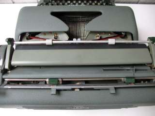 VINTAGE OLYMPIA DE LUXE TYPEWRITER MADE IN GERMANY  