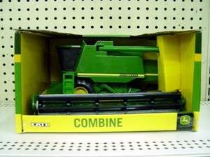John Deere 128 Scale Toy Combine 9000 Series  