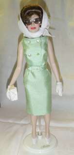 NEW PRICE* Franklin Mint Jackie Kennedy Doll/Trunk/Multiple Outfits 
