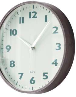 This Tronso Wooden Round wall Clock is a stylish way of keeping time 