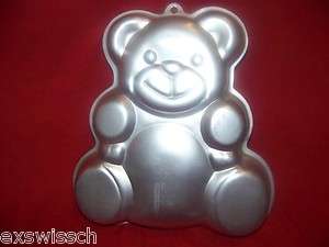   1982 WILTON TEDDY BEAR/GUMMI/PLUSH CAKE BAKING PAN OR MOLD  