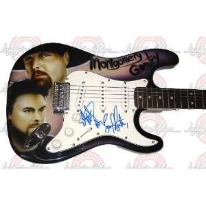 BLAKE SHELTON Autographed Acoustic Signed Guitar &PROOF