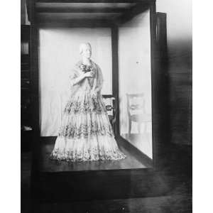 1924 photo Julia Gardiner Tyler [inaugural dress from First Ladies 