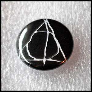 Harry Potter & the Deathly Hallows   Sign Book   Button  