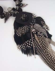 BLACK WHITE FEATHER WOOD BEAD LEAF NECKLACE EARRING SET  