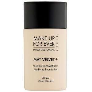  MAKE UP FOR EVER Mat Velvet + Matifying Foundation Beauty