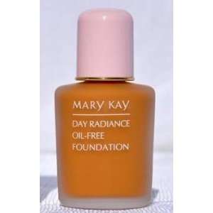  Mary Kay Day Radiance Oil Free Foundation ~ CREAMY IVORY 