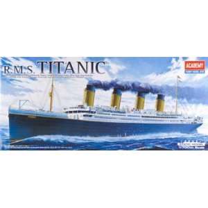  Academy   1/700 R.M.S. Titanic (Plastic Model Ship) Toys & Games