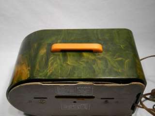 FADA 1000 BULLET TABLE TUBE RADIO 1940s GREEN CATALIN STREAMLINE 
