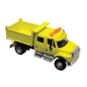    HO International 7000 Dump Truck, City/Yellow Toys & Games