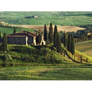  Europe, Italy. A pastoral Tuscany villa in Val dOrcia 